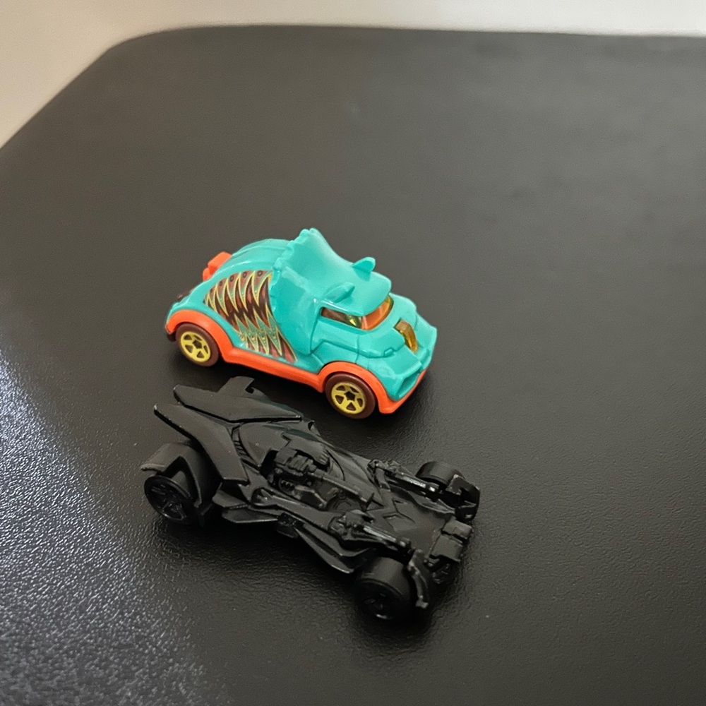 Assorted Die-Cast Toy Cars Set - Picture 7 of 9